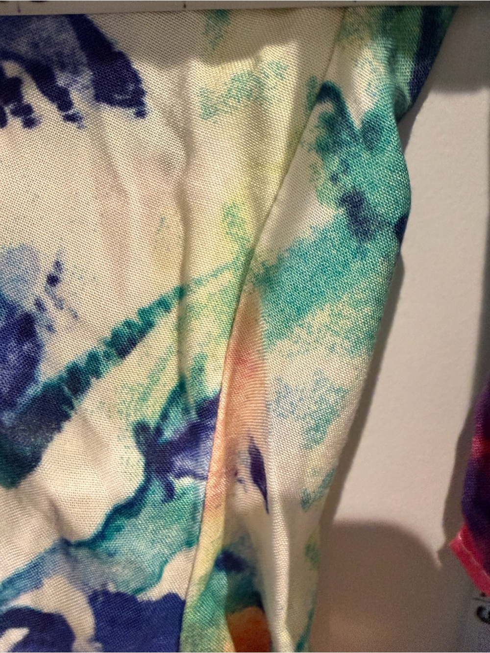 Andree by Unit Floral V-Neck Top Size Large - Picture 11 of 16